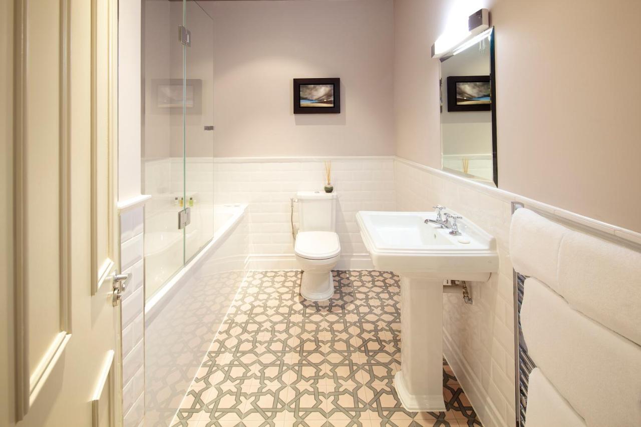 8 Beresford Street Hotel Saint Helier ภายนอก รูปภาพ
