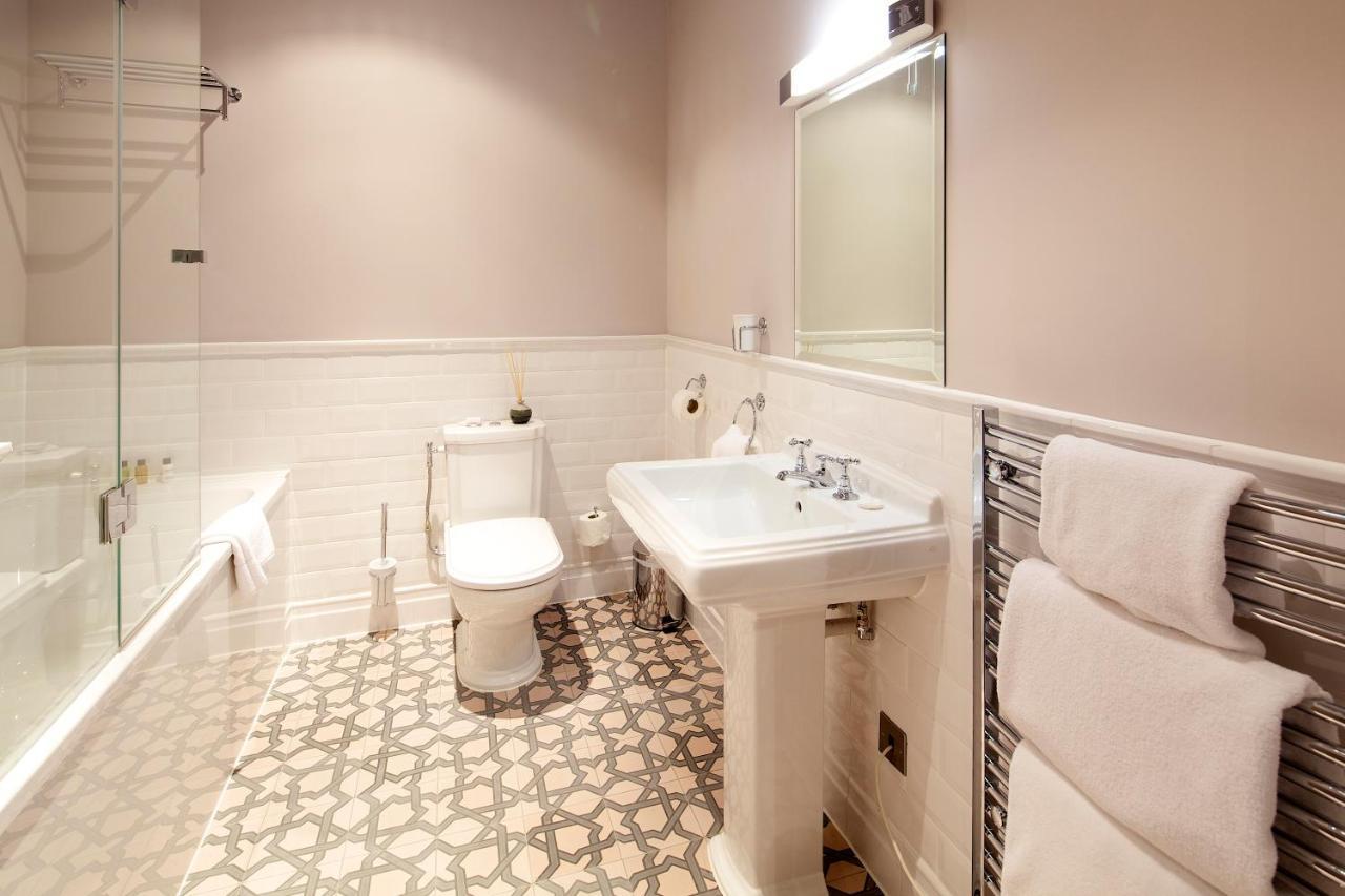 8 Beresford Street Hotel Saint Helier ภายนอก รูปภาพ